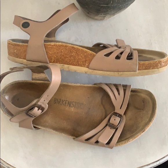 Birkenstock Shoes - Birkenstock nude strap shoe sz 39/9